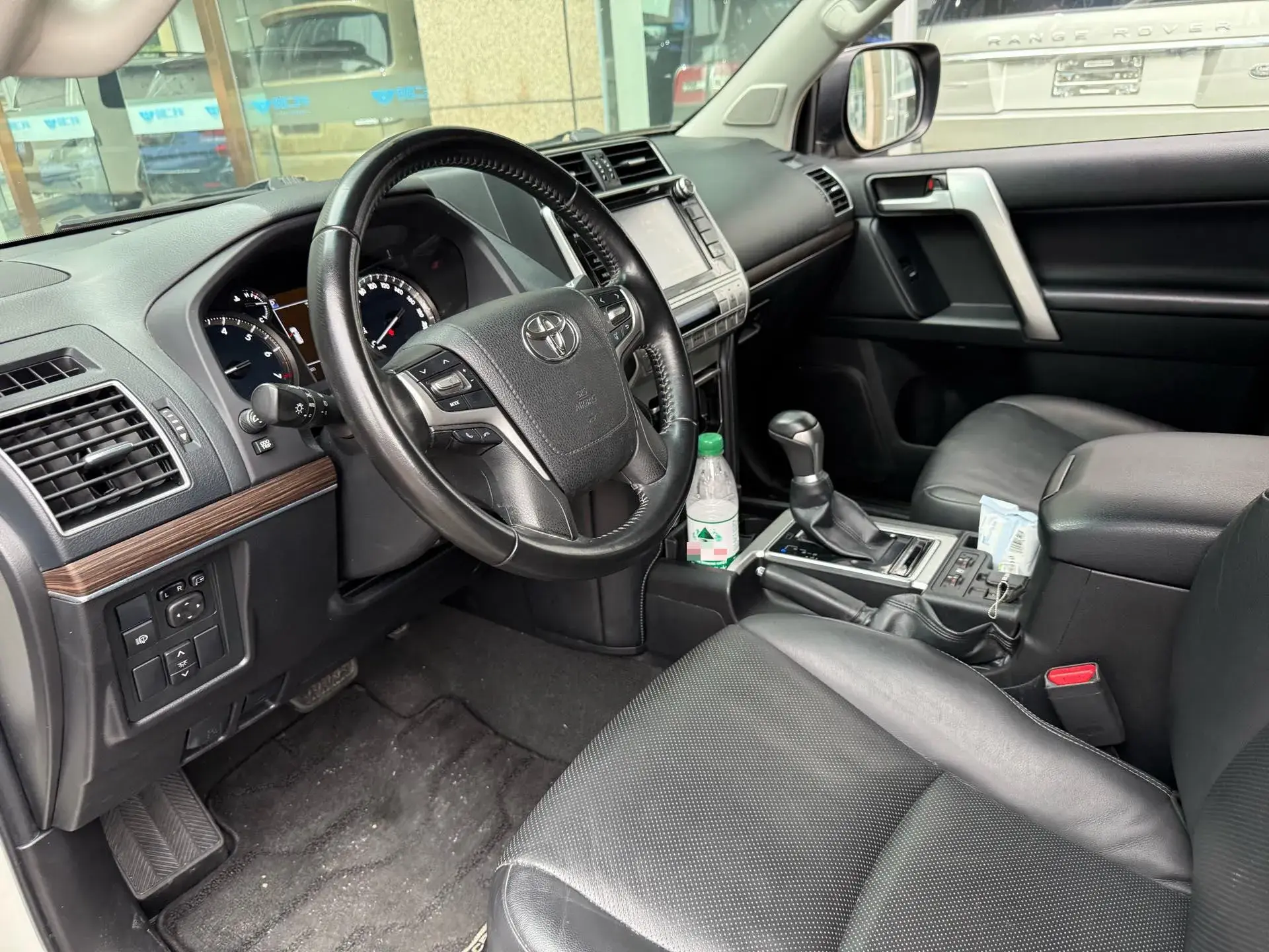 2019 TOYOTA LAND thumbnail 3