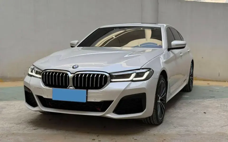 2023 BMW 5 Series 2.0T 245HP L4 8AT