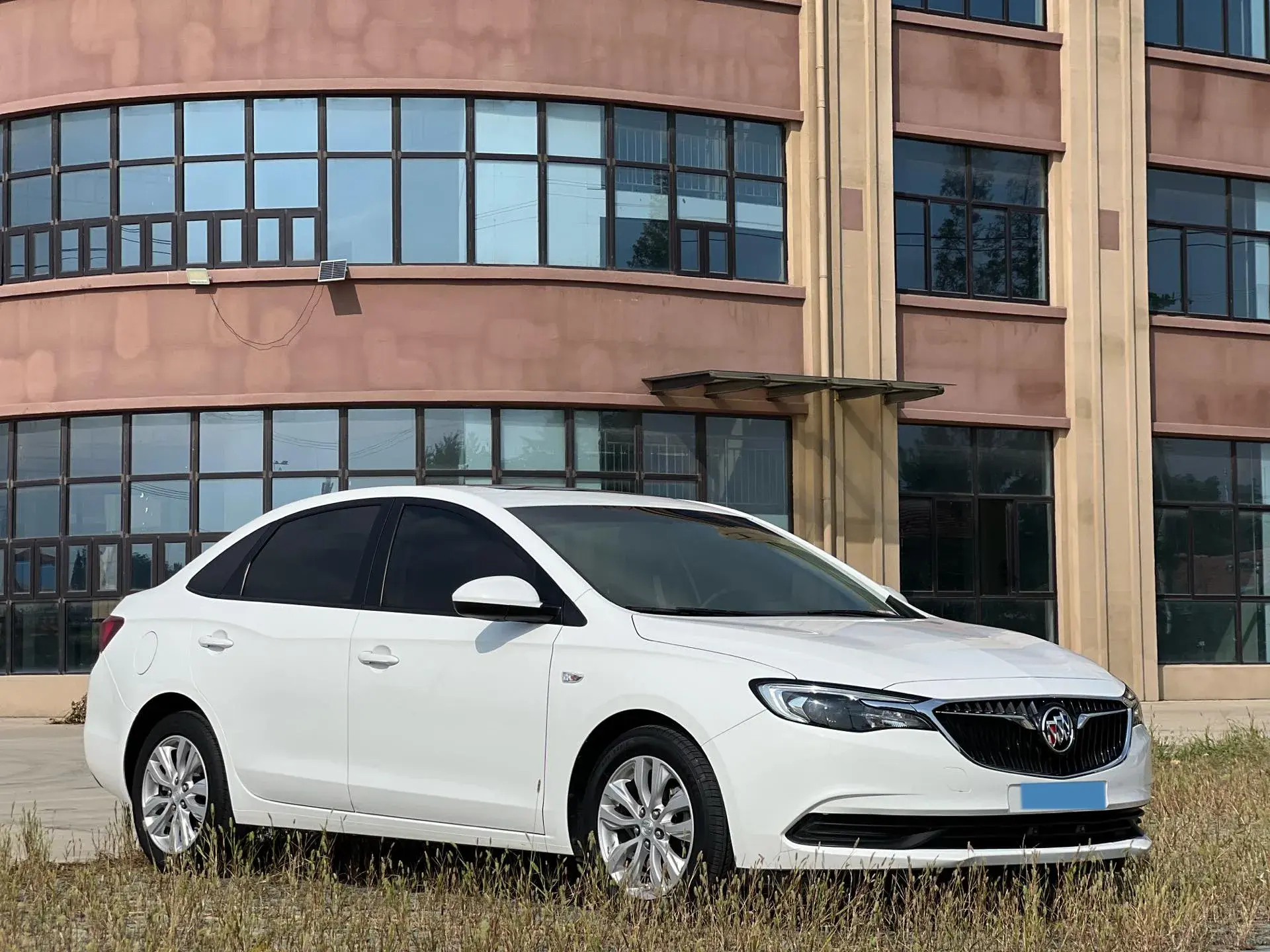 2020 BUICK REGAL thumbnail 3