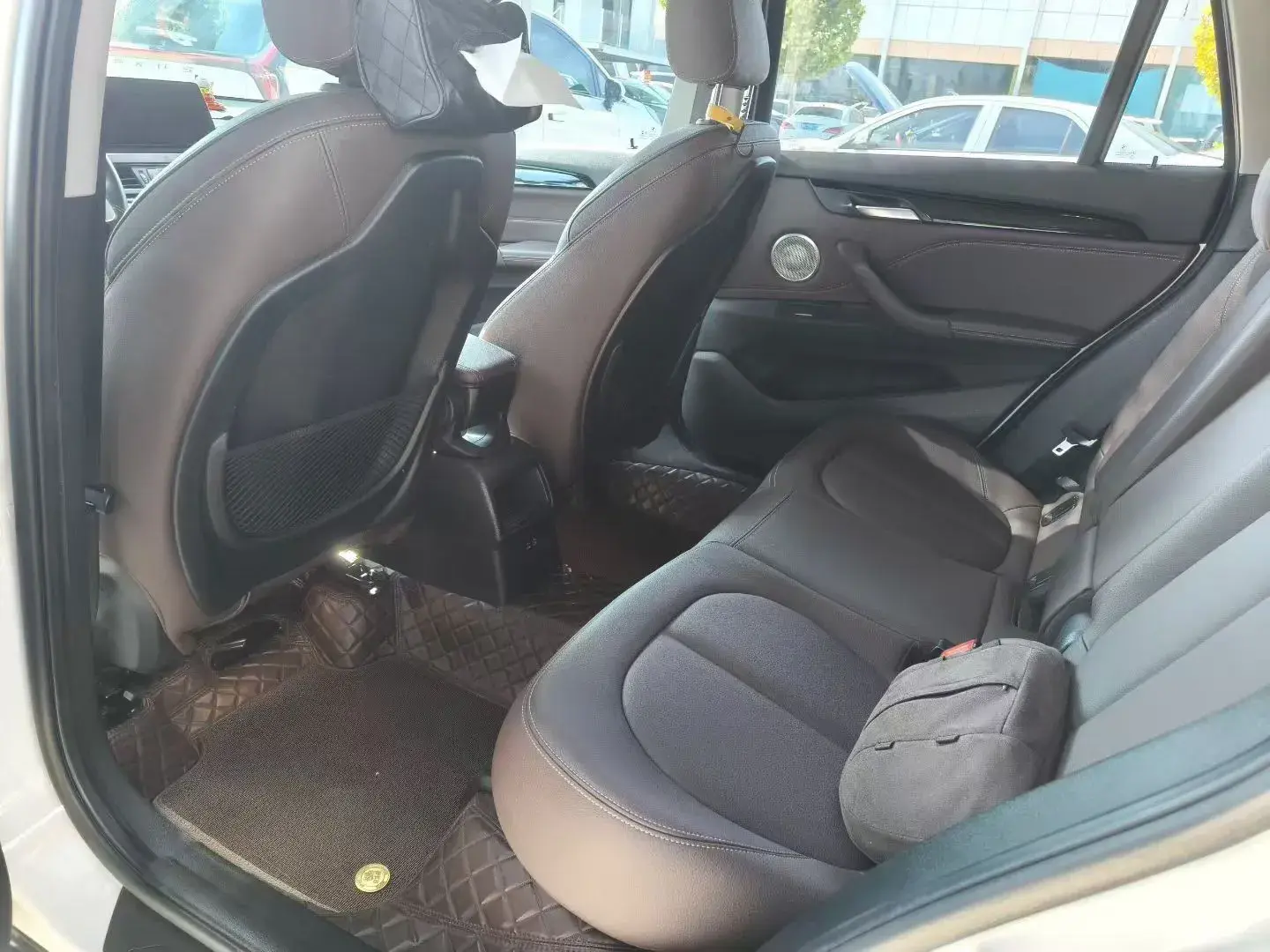 2021 BMW X1 thumbnail 4