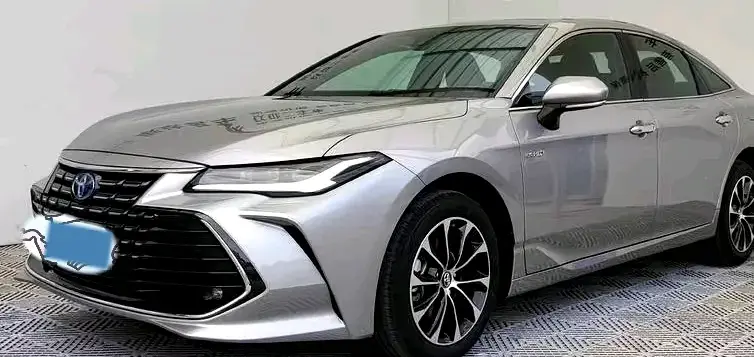 2022 TOYOTA AVALON view 1