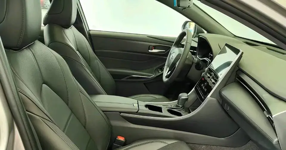 2022 TOYOTA AVALON thumbnail 3