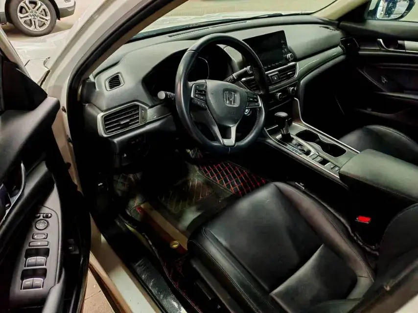 2021 HONDA ACCORD thumbnail 4