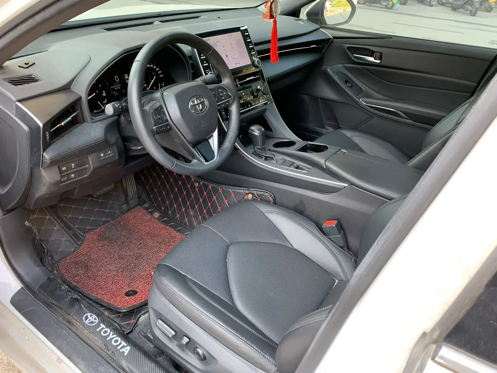 2019 TOYOTA AVALON thumbnail 4