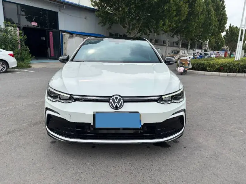 2023 VOLKSWAGEN GOLF thumbnail 2