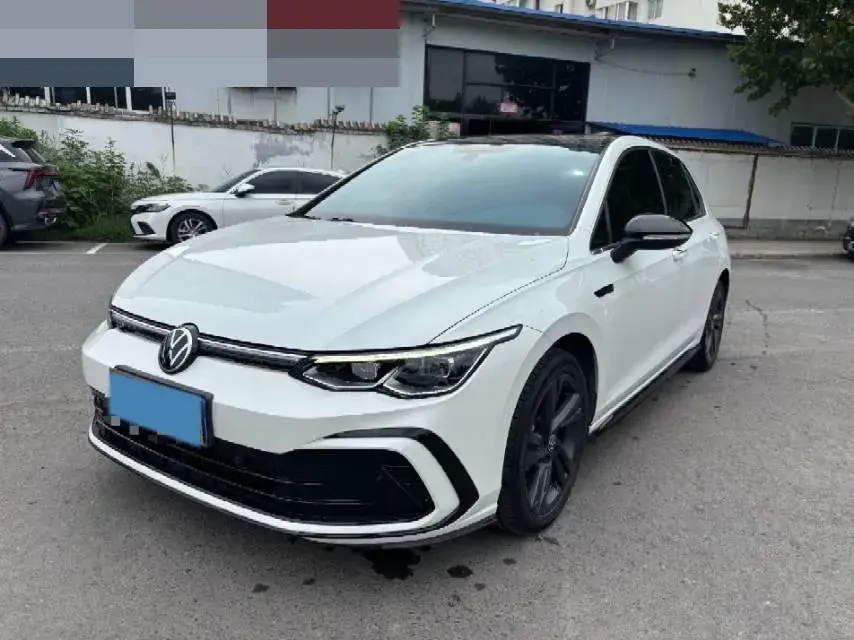 2023 VOLKSWAGEN GOLF view 1