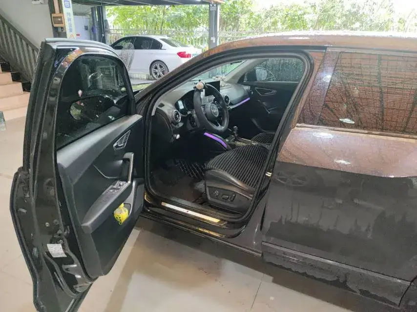 2020 AUDI Q2L thumbnail 2