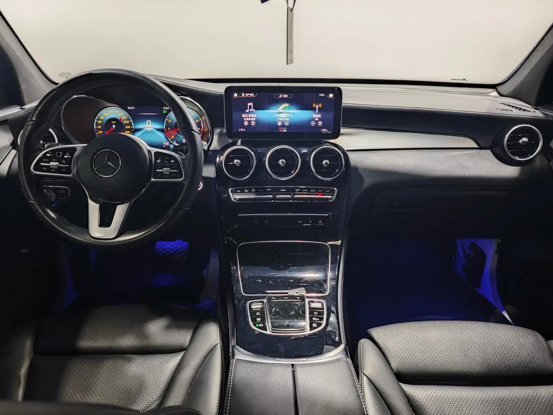 2020 MERCEDES-BENZ GLC thumbnail 4