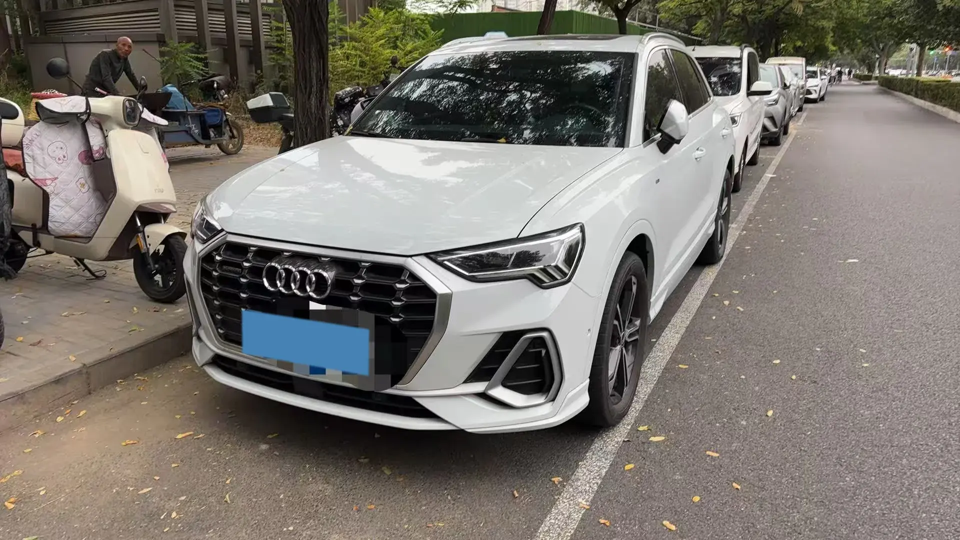 2022 AUDI Q3 view 1