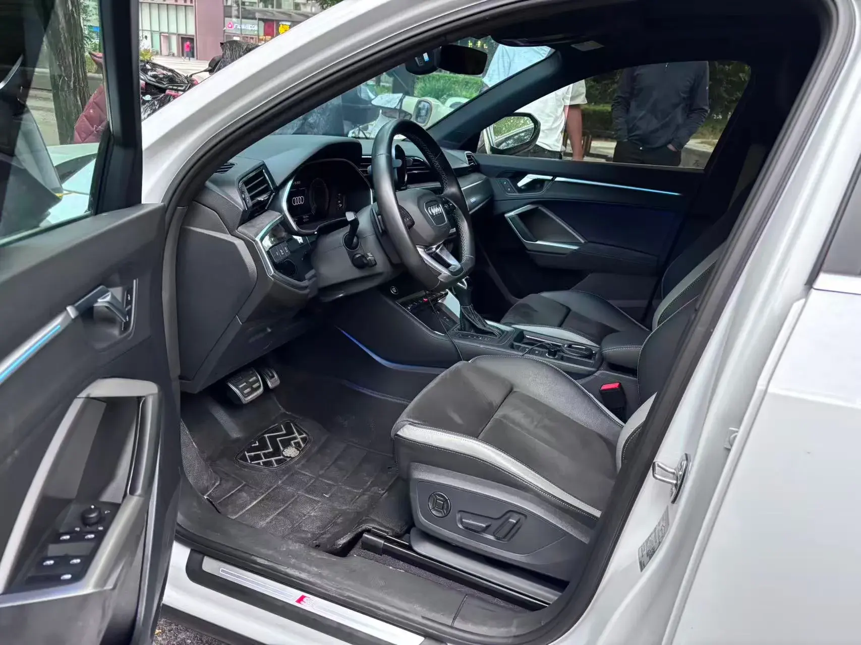 2022 AUDI Q3 thumbnail 3