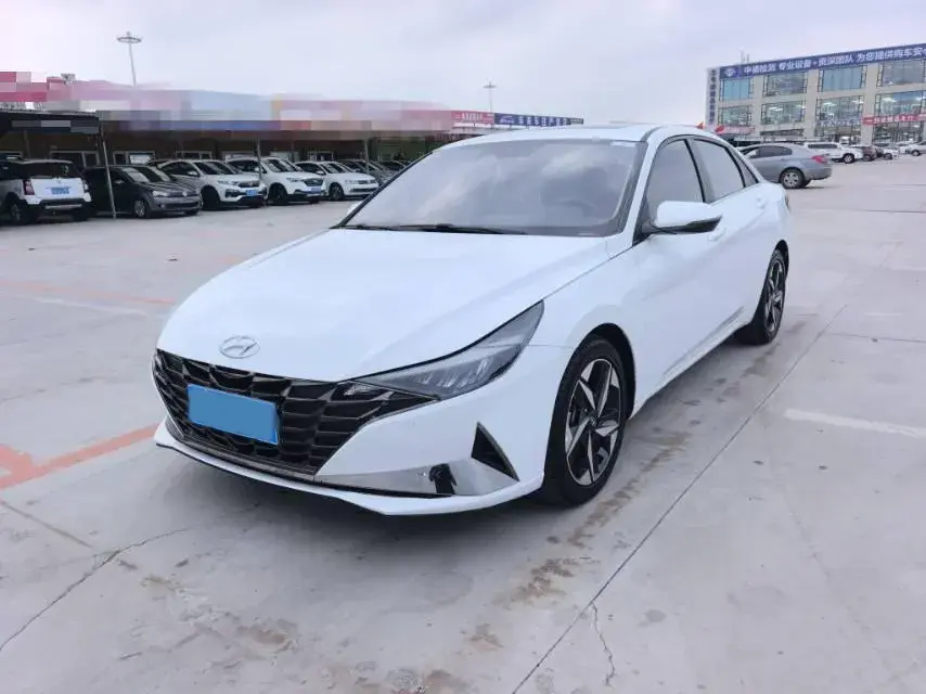 2022 HYUNDAI ELANTRA view 1