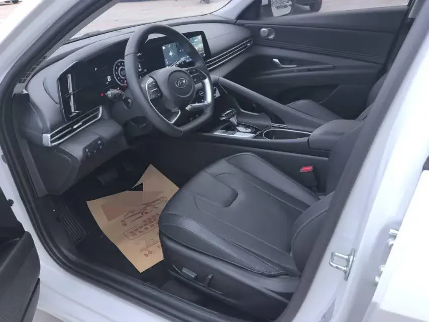 2022 HYUNDAI ELANTRA thumbnail 4