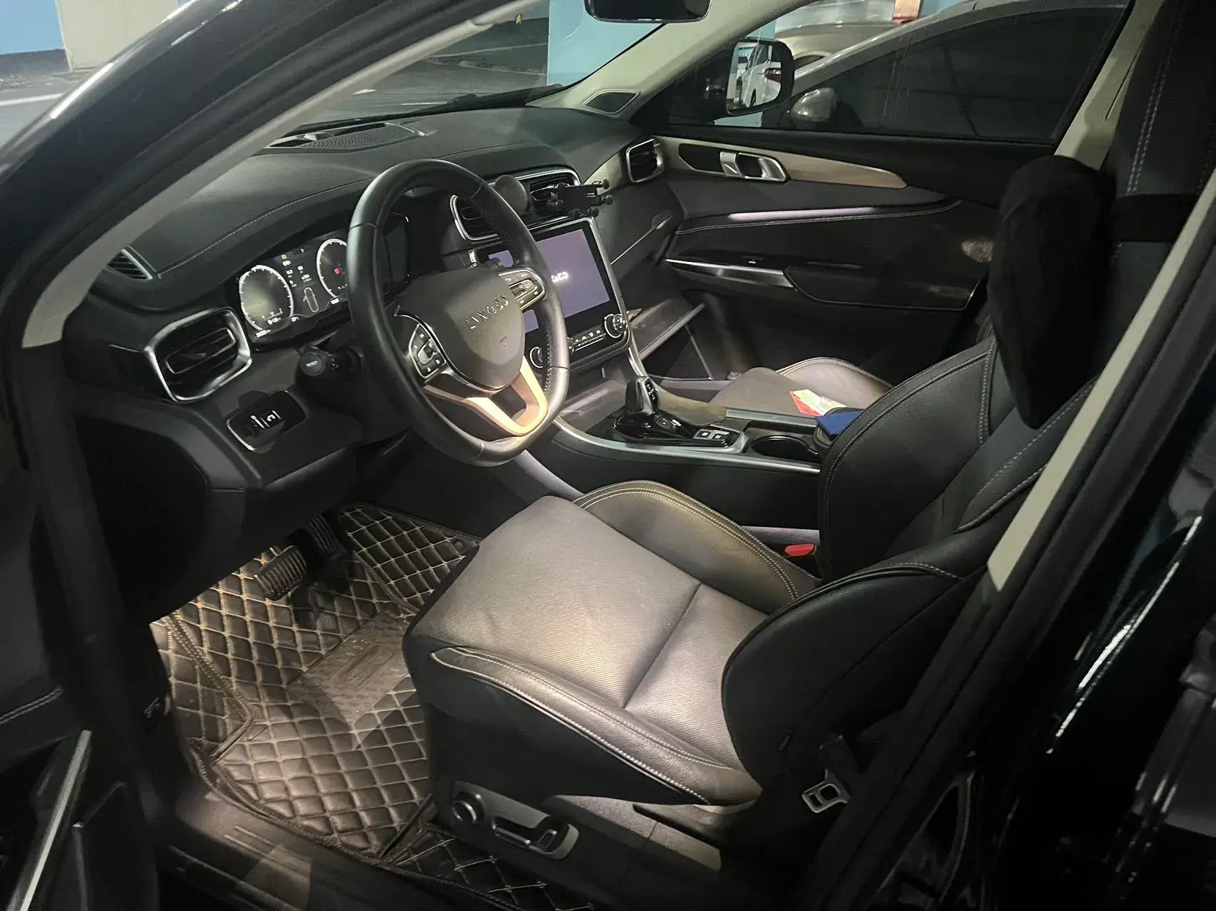 2019 LYNK&CO 01 thumbnail 2