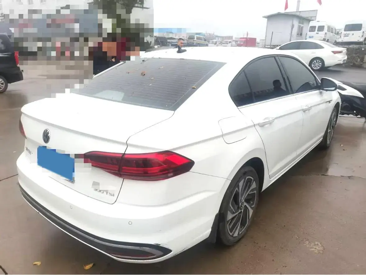 2023 VOLKSWAGEN BORA thumbnail 2