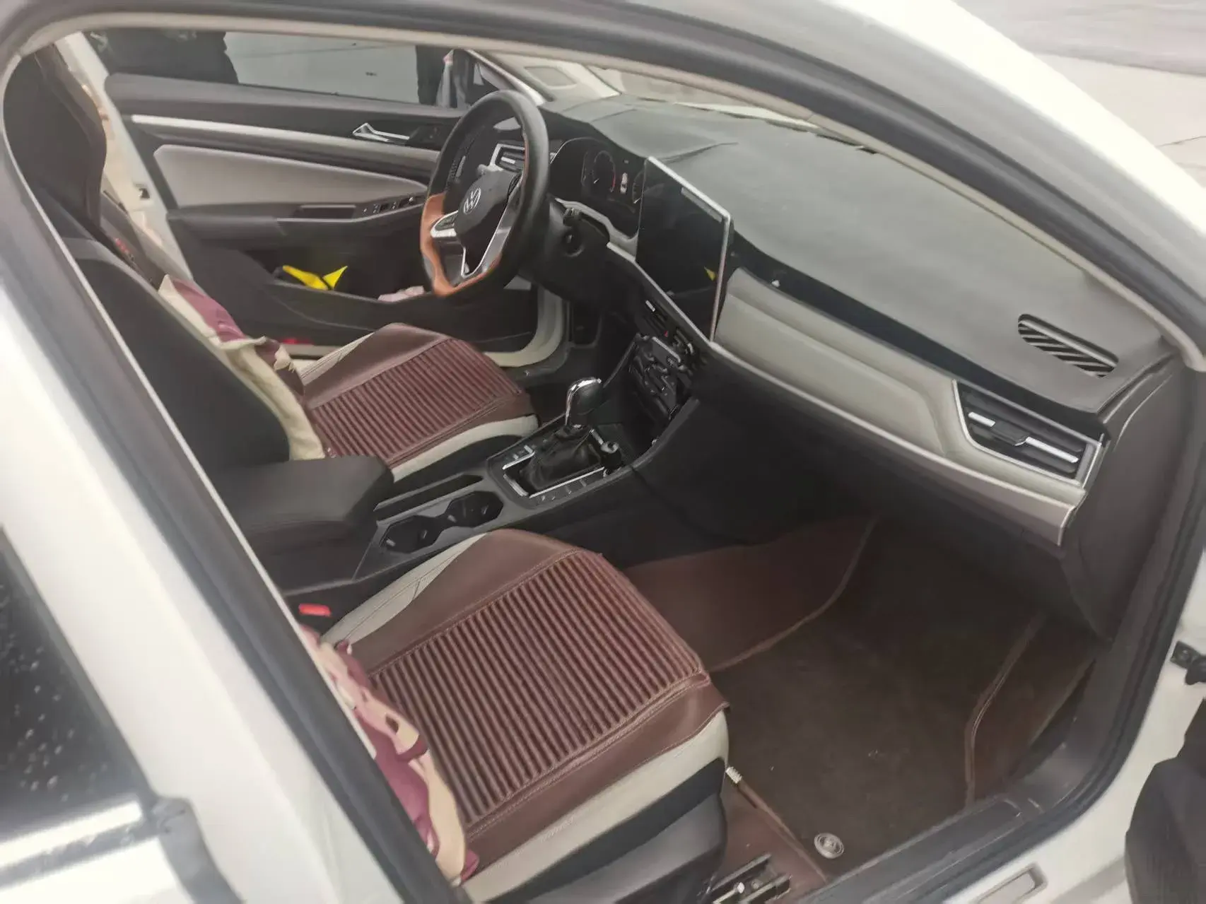 2023 VOLKSWAGEN BORA thumbnail 3