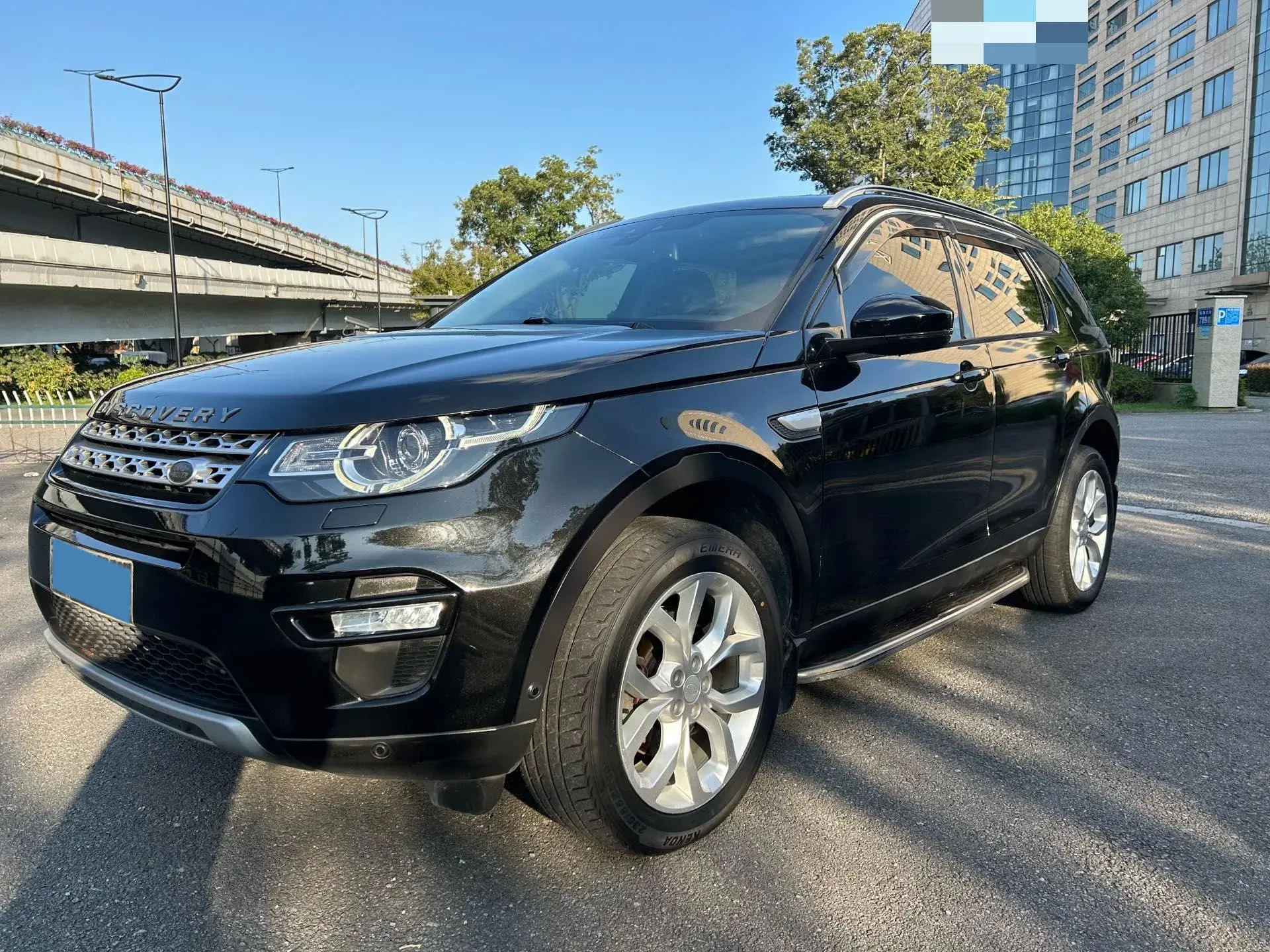 2018 LAND ROVER view 1