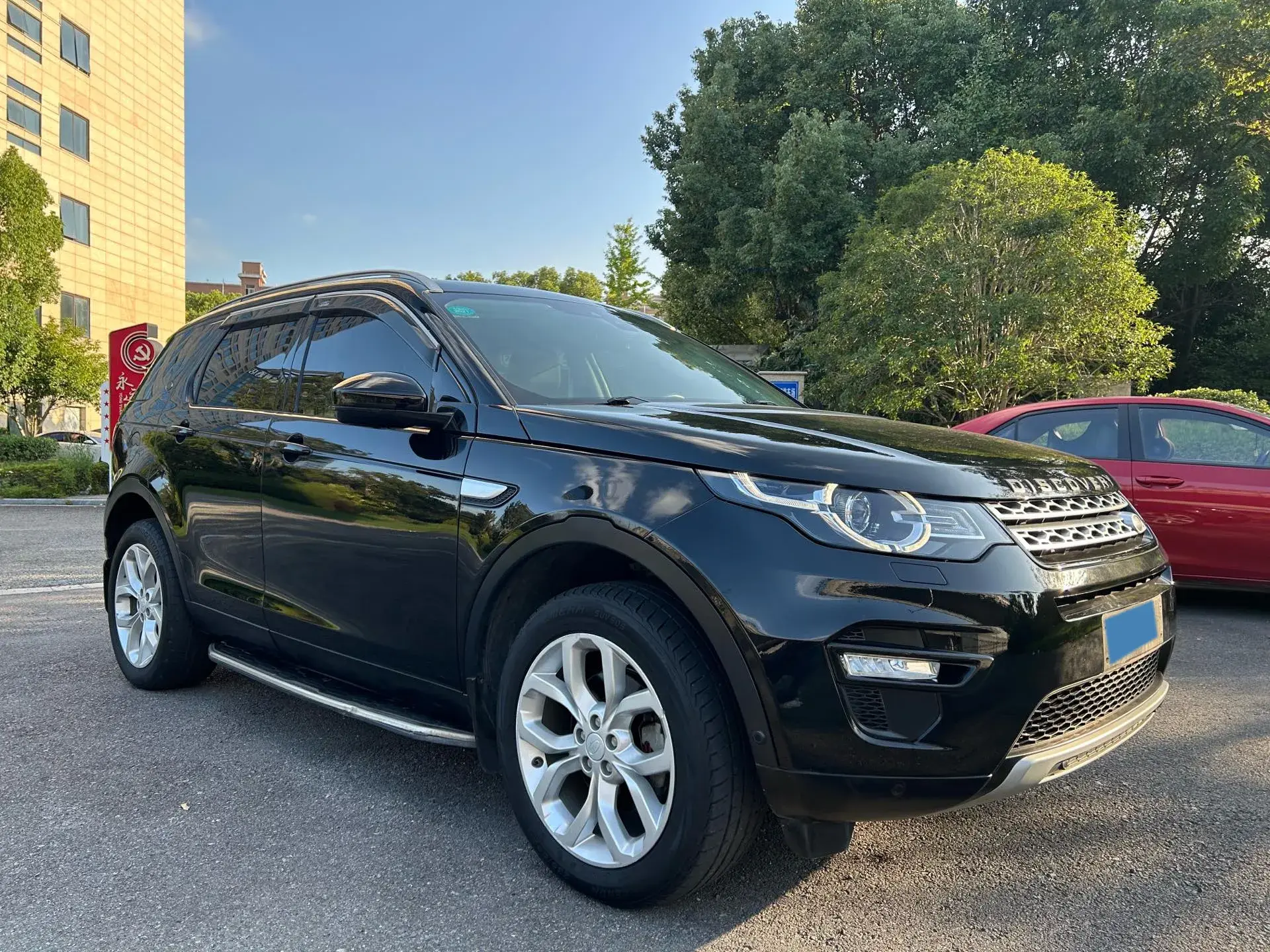 2018 LAND ROVER thumbnail 3