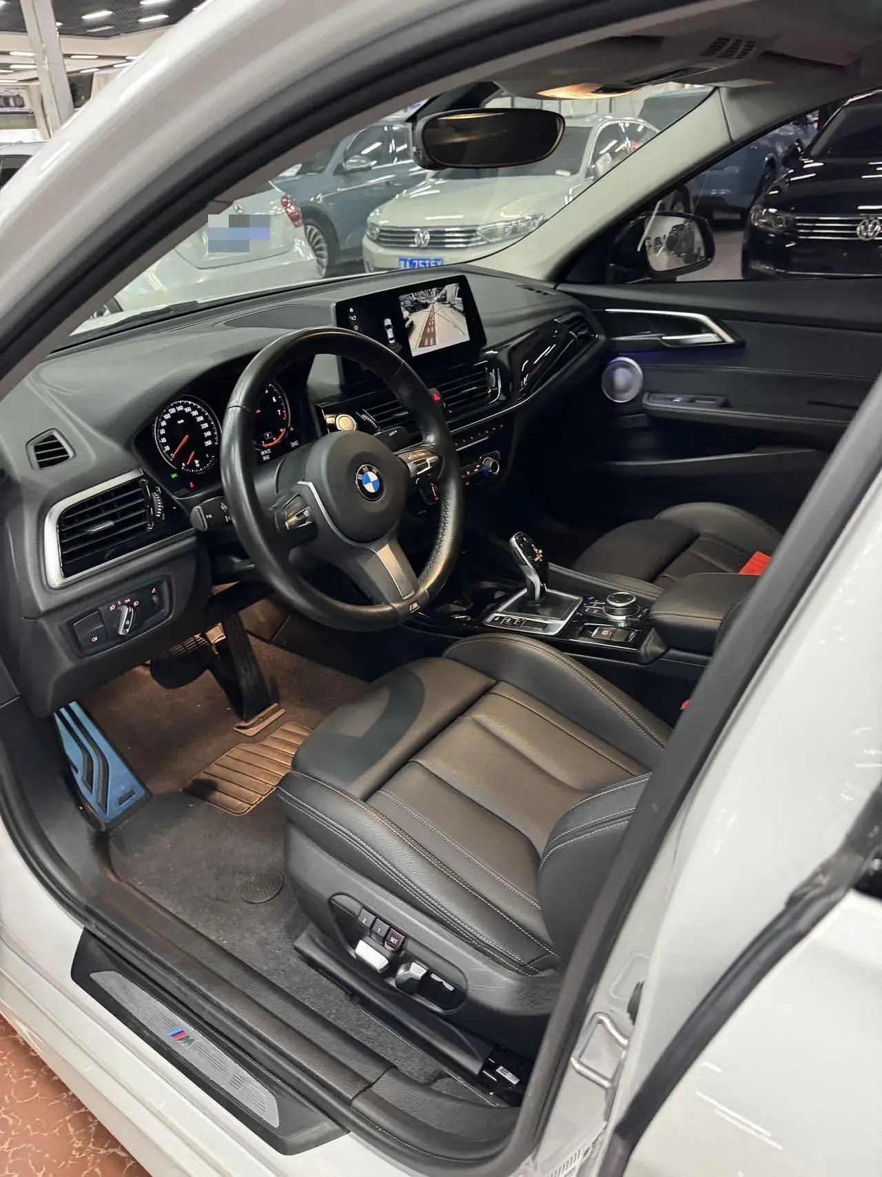 2023 BMW 1 thumbnail 2