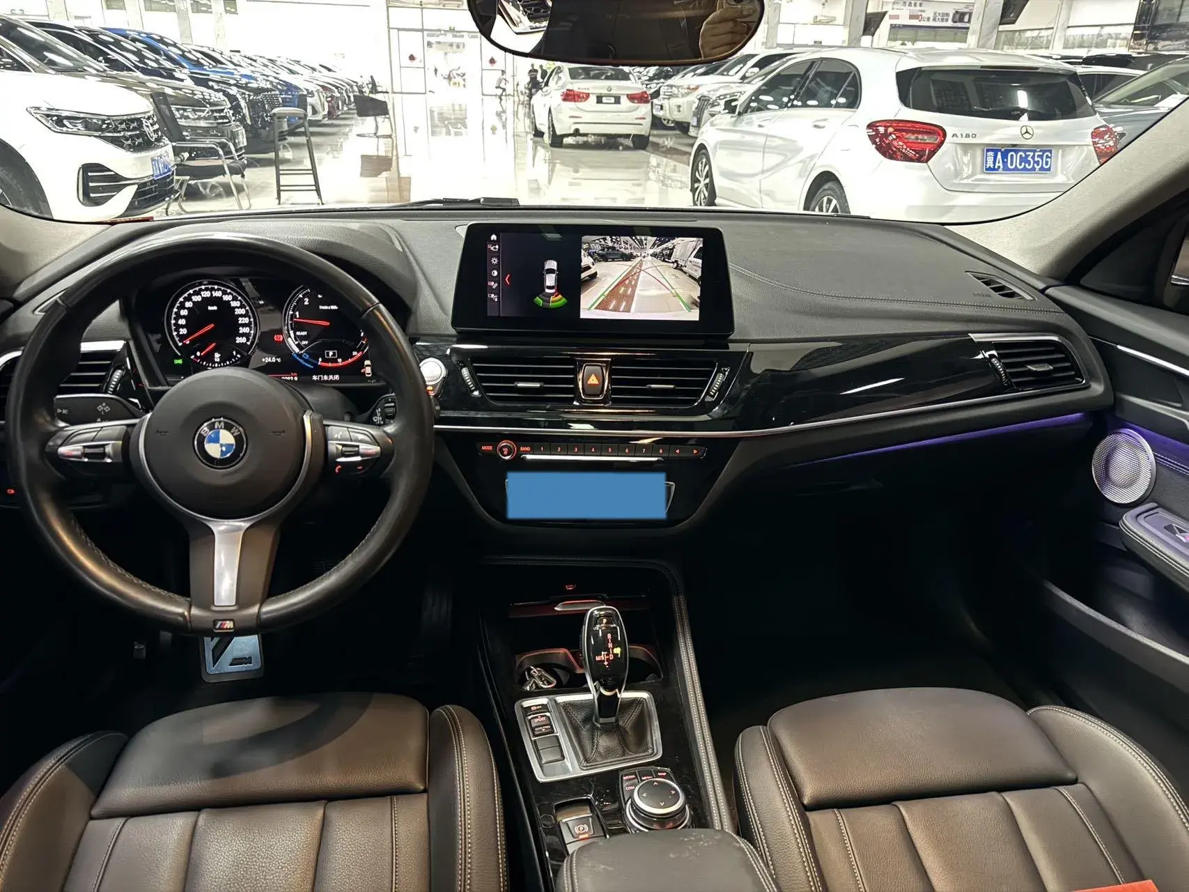 2023 BMW 1 thumbnail 4