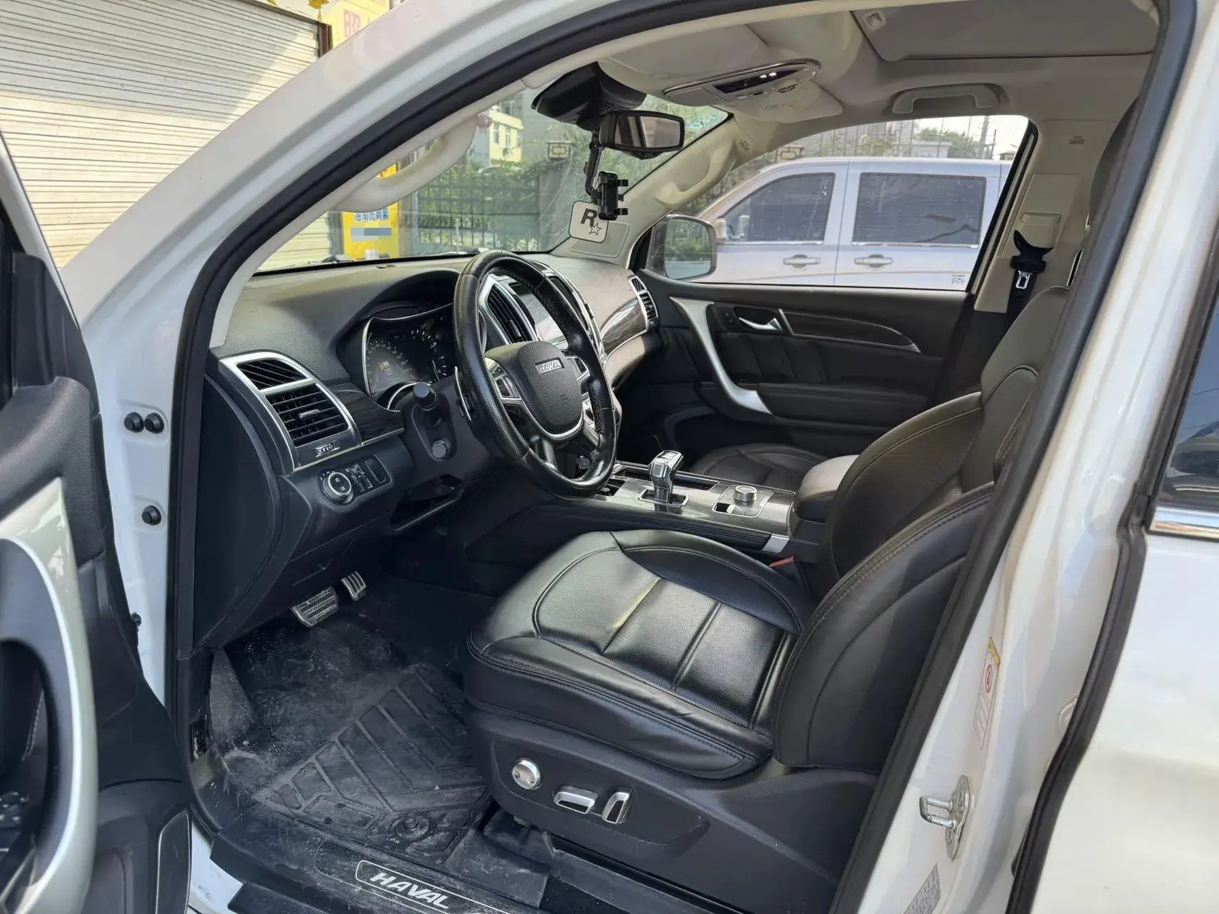 2017 HAVAL H9 thumbnail 2