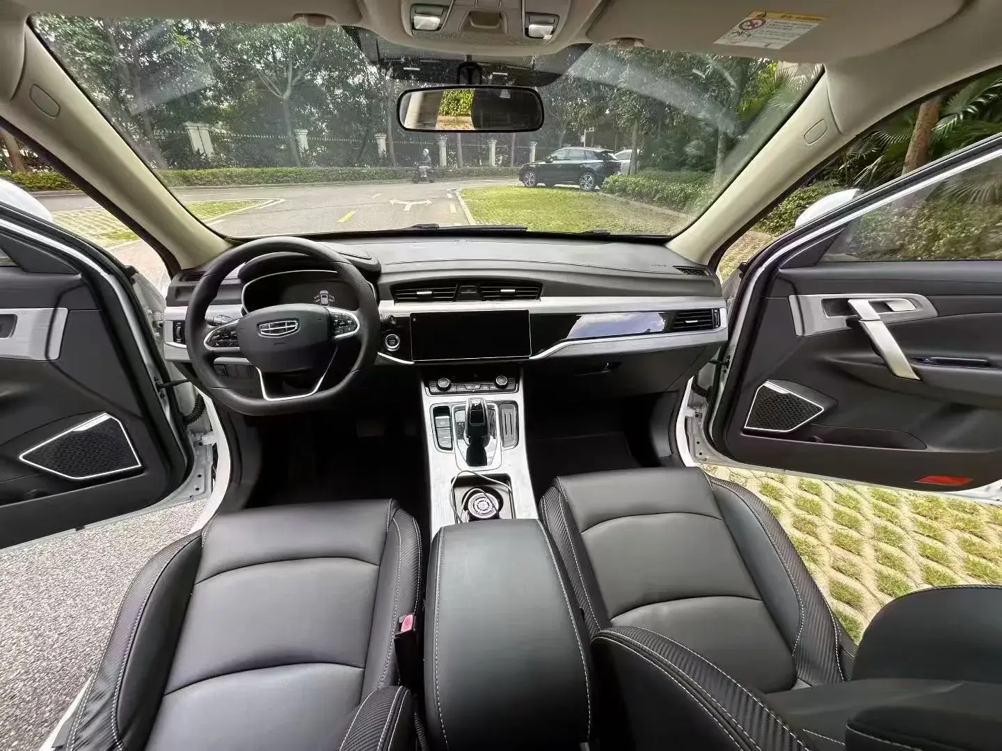 2020 GEELY AZKARRA thumbnail 4