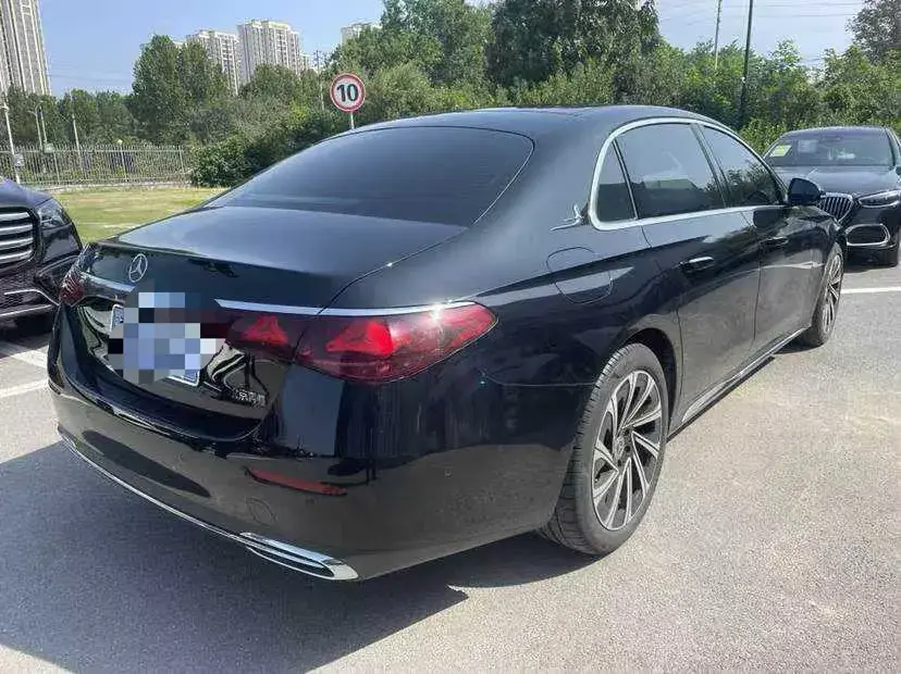 2025 MERCEDES-BENZ E thumbnail 4