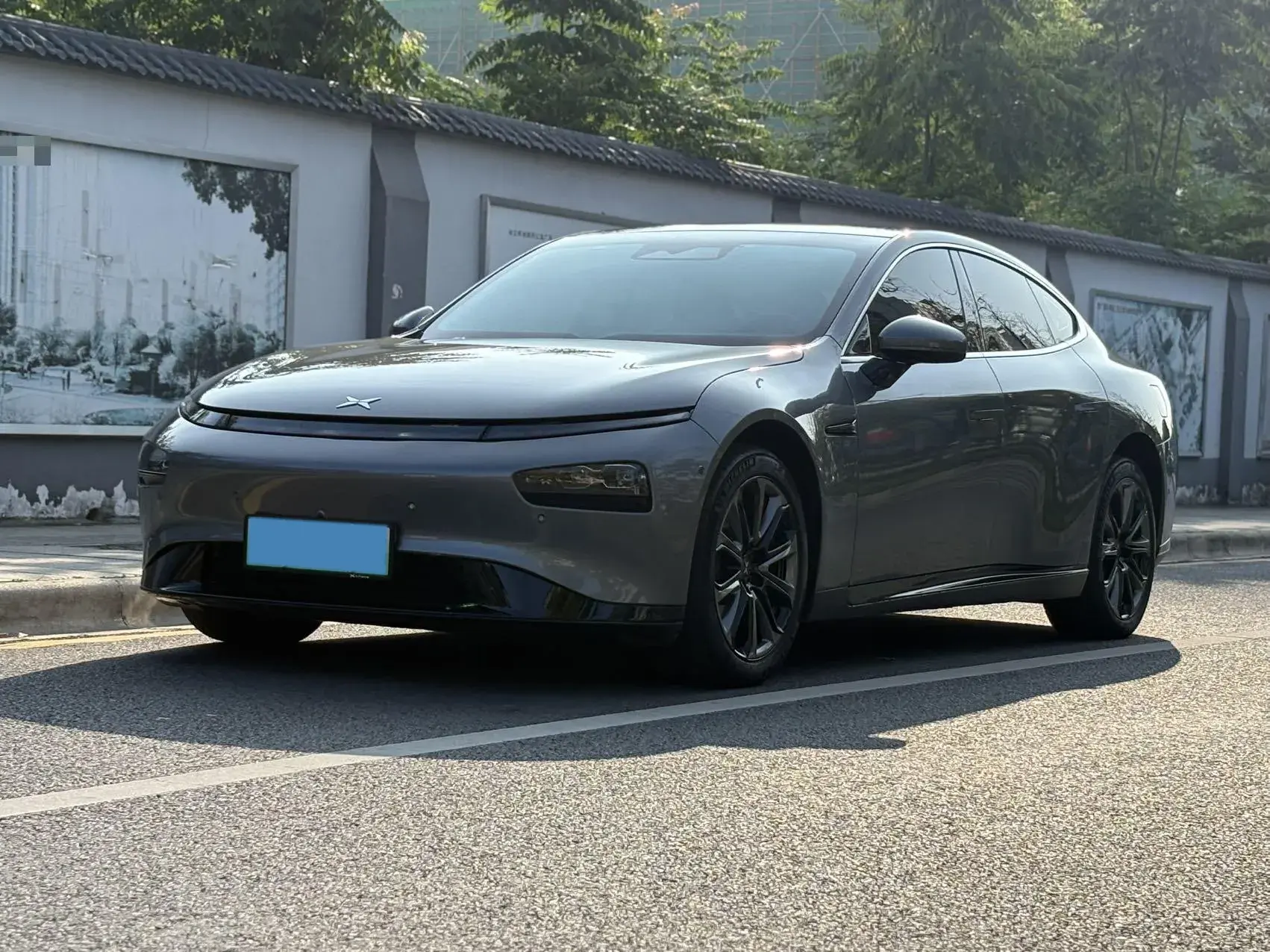 2022 XPENG P7 view 1