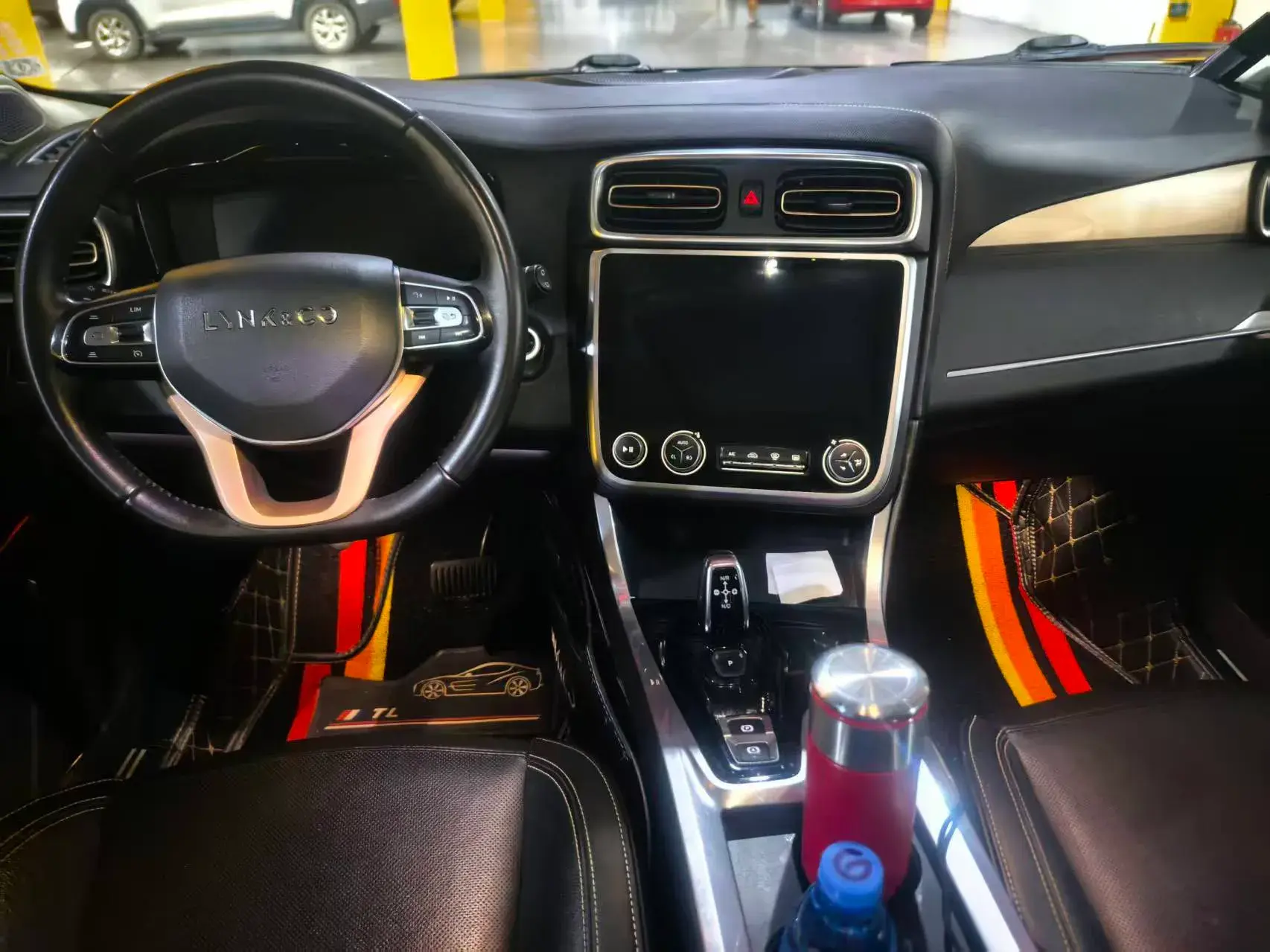 2018 LYNK&CO 01 thumbnail 4