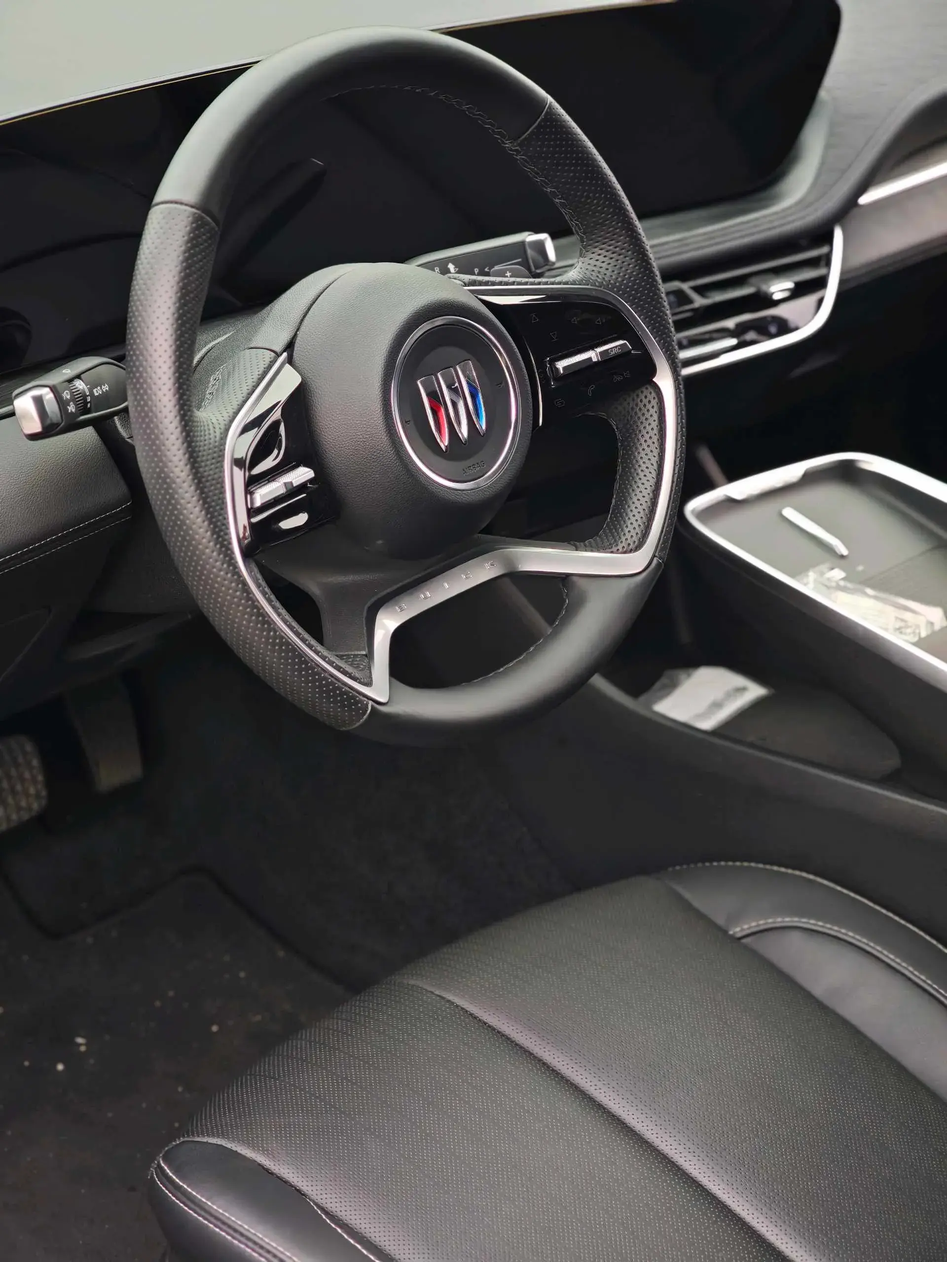 2023 BUICK LARCOSSE thumbnail 4