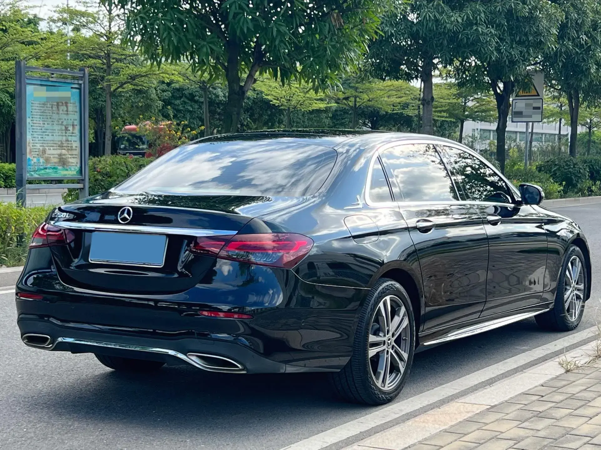 2021 MERCEDES-BENZ E thumbnail 3