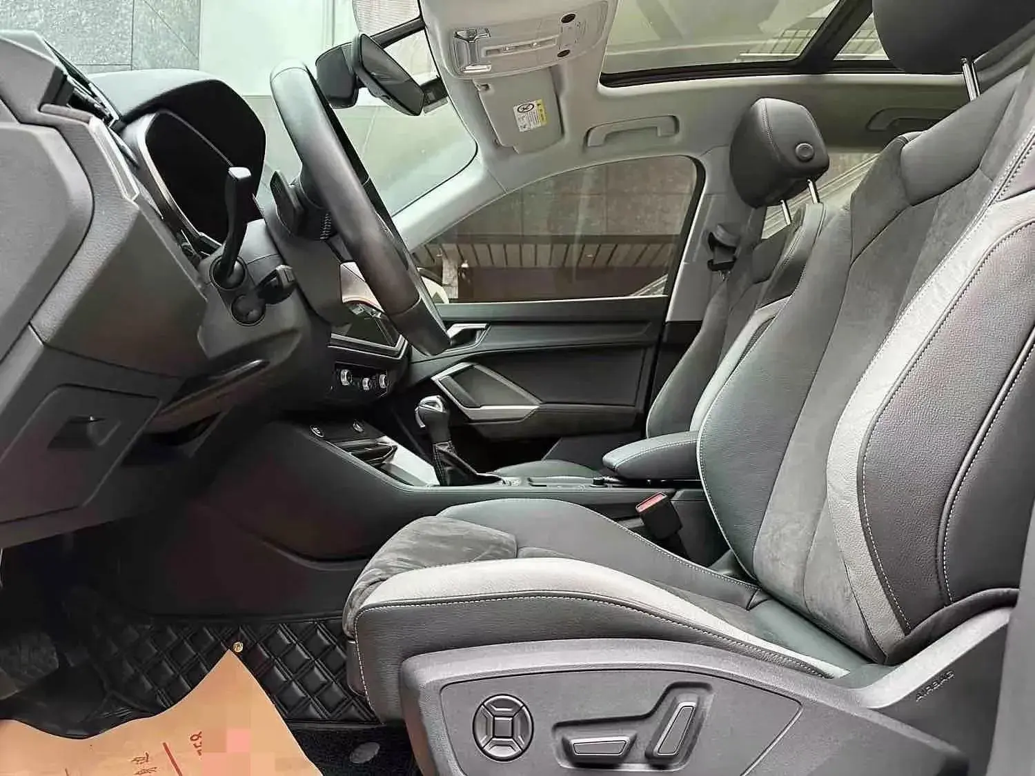 2020 AUDI Q3 thumbnail 3