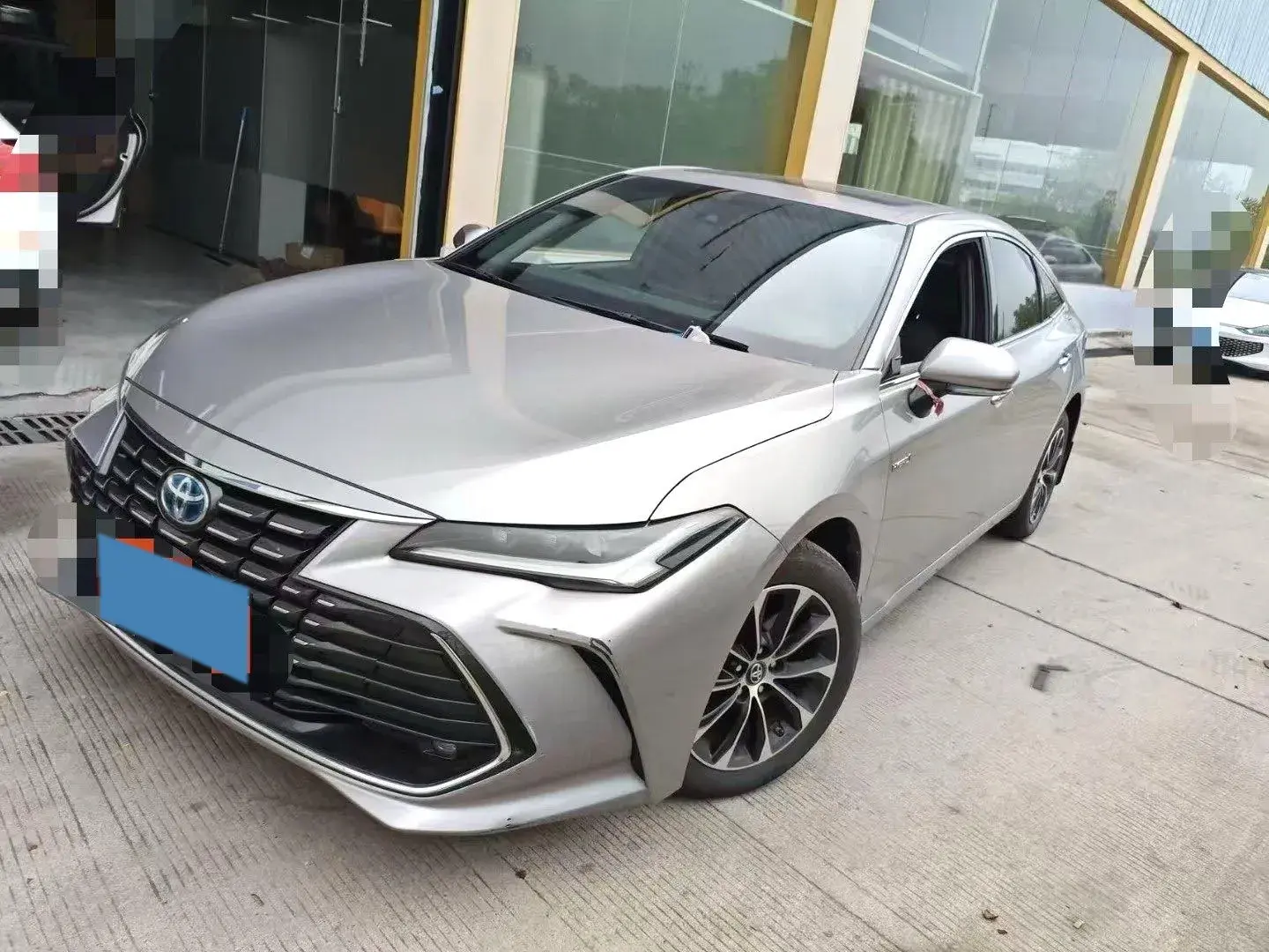 2022 TOYOTA AVALON view 1