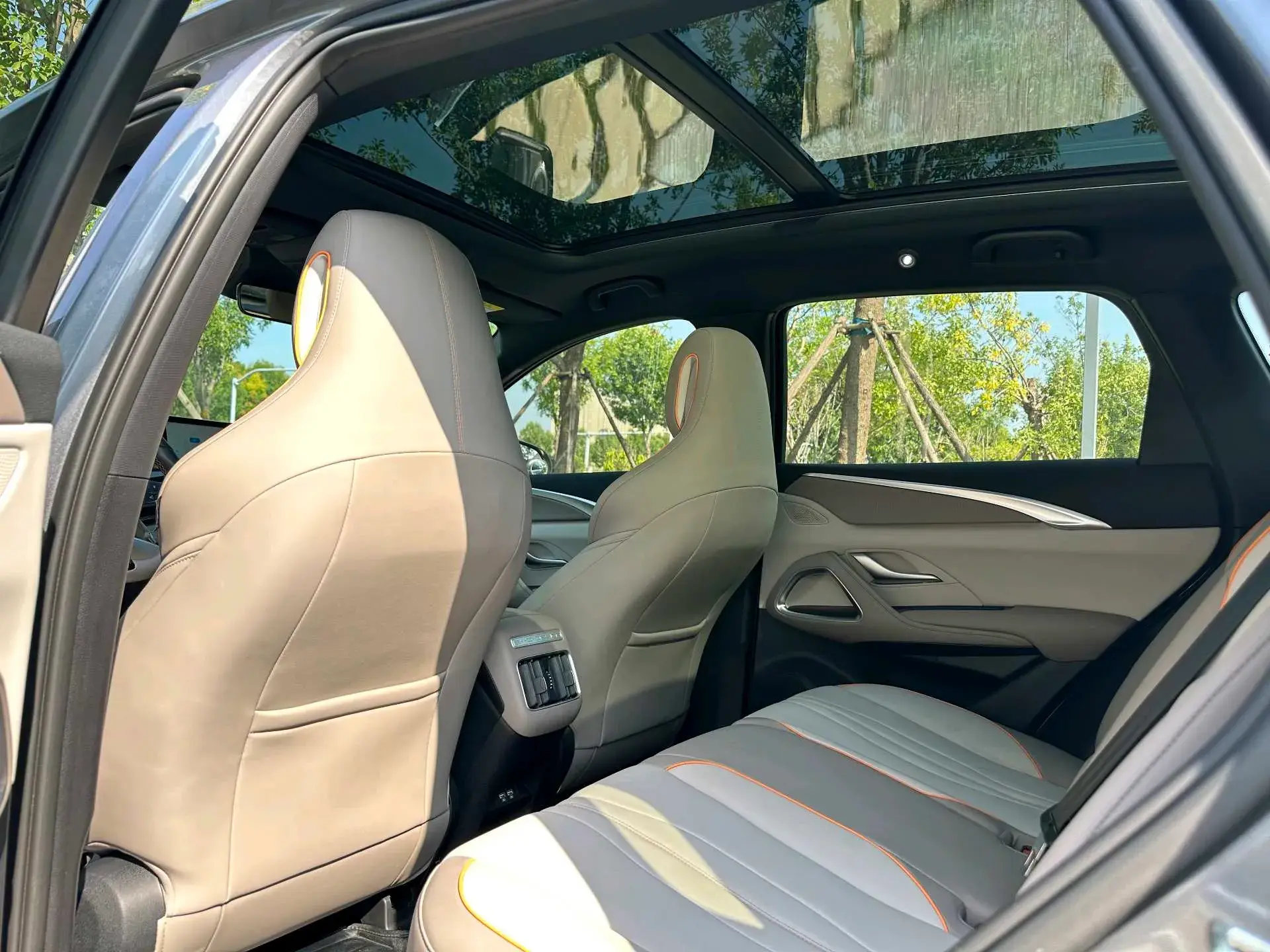 2023 BYD SONG thumbnail 4