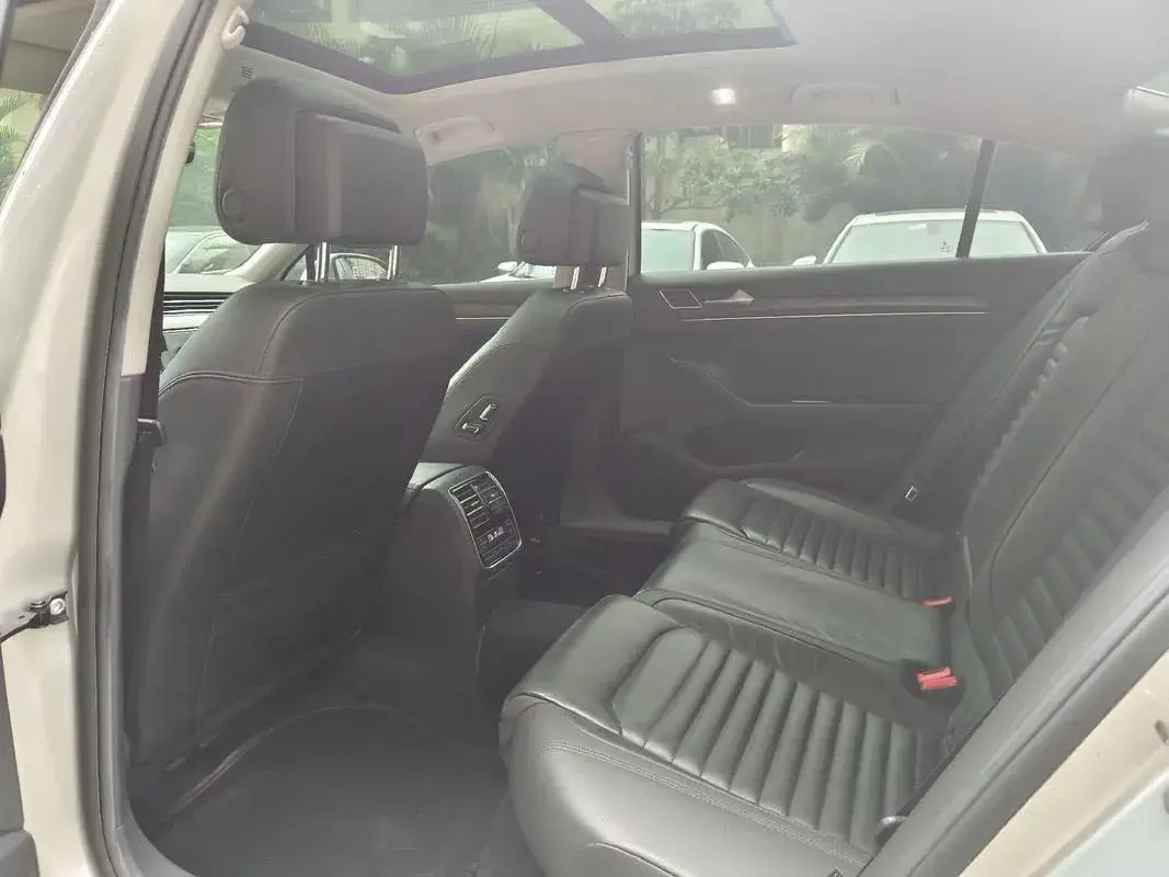 2018 VOLKSWAGEN MAGOTAN thumbnail 4