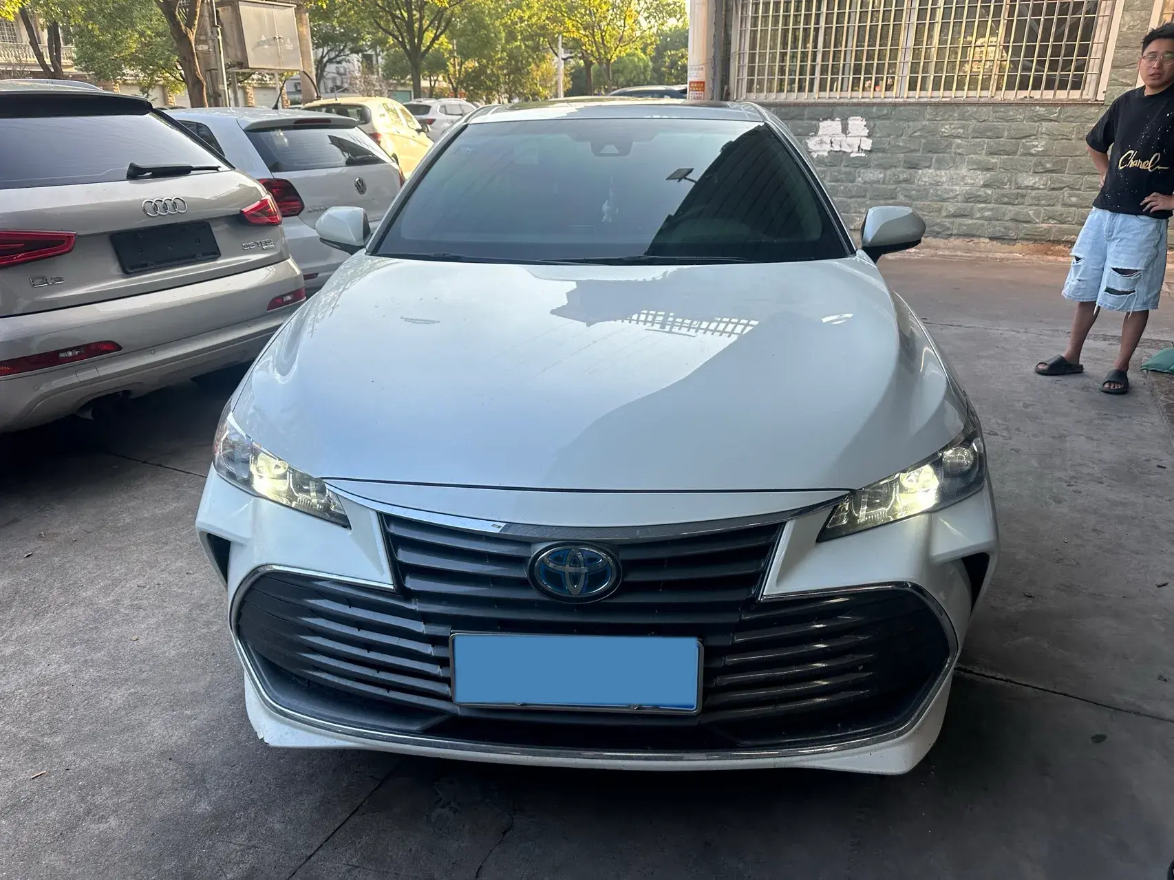 2019 TOYOTA AVALON thumbnail 2