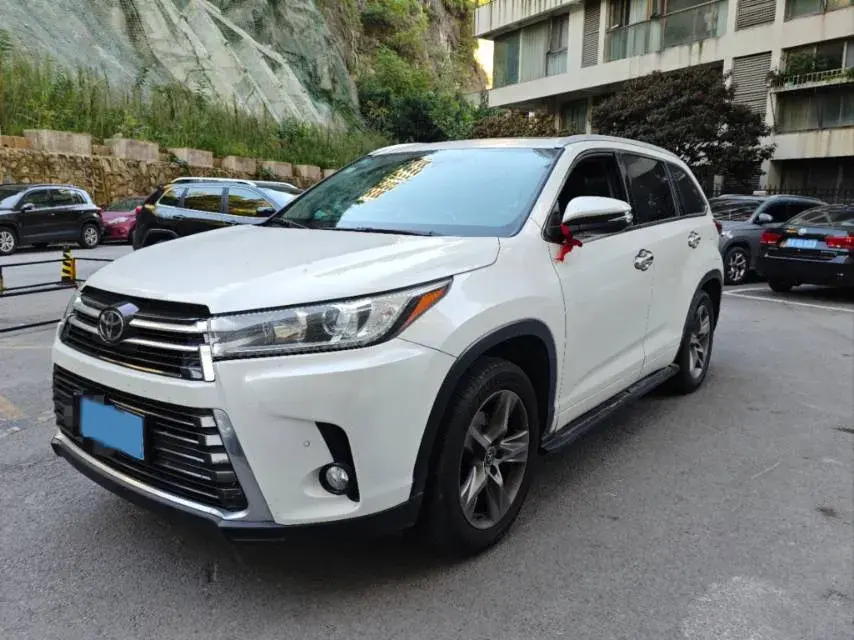 2018 TOYOTA HIGHLANDER thumbnail 3