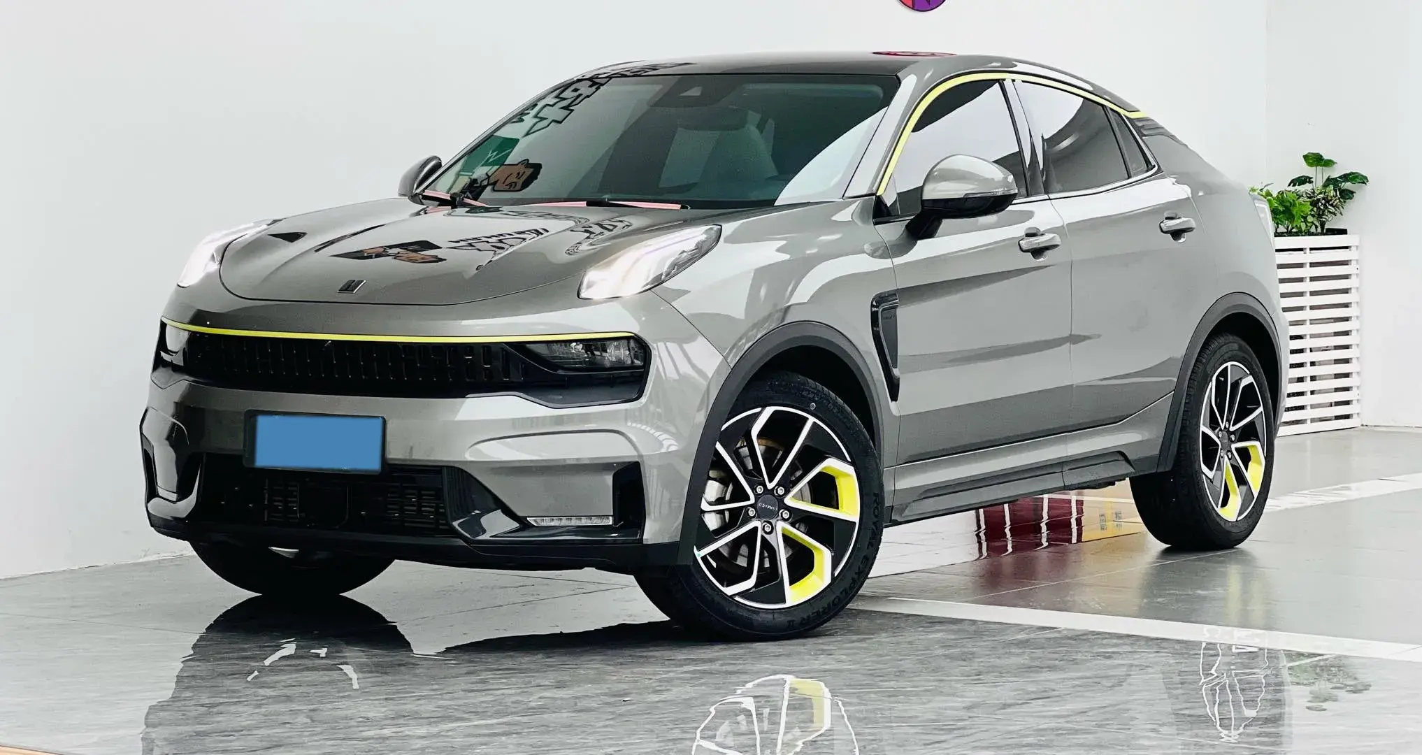 2022 LYNK&CO 05 view 1