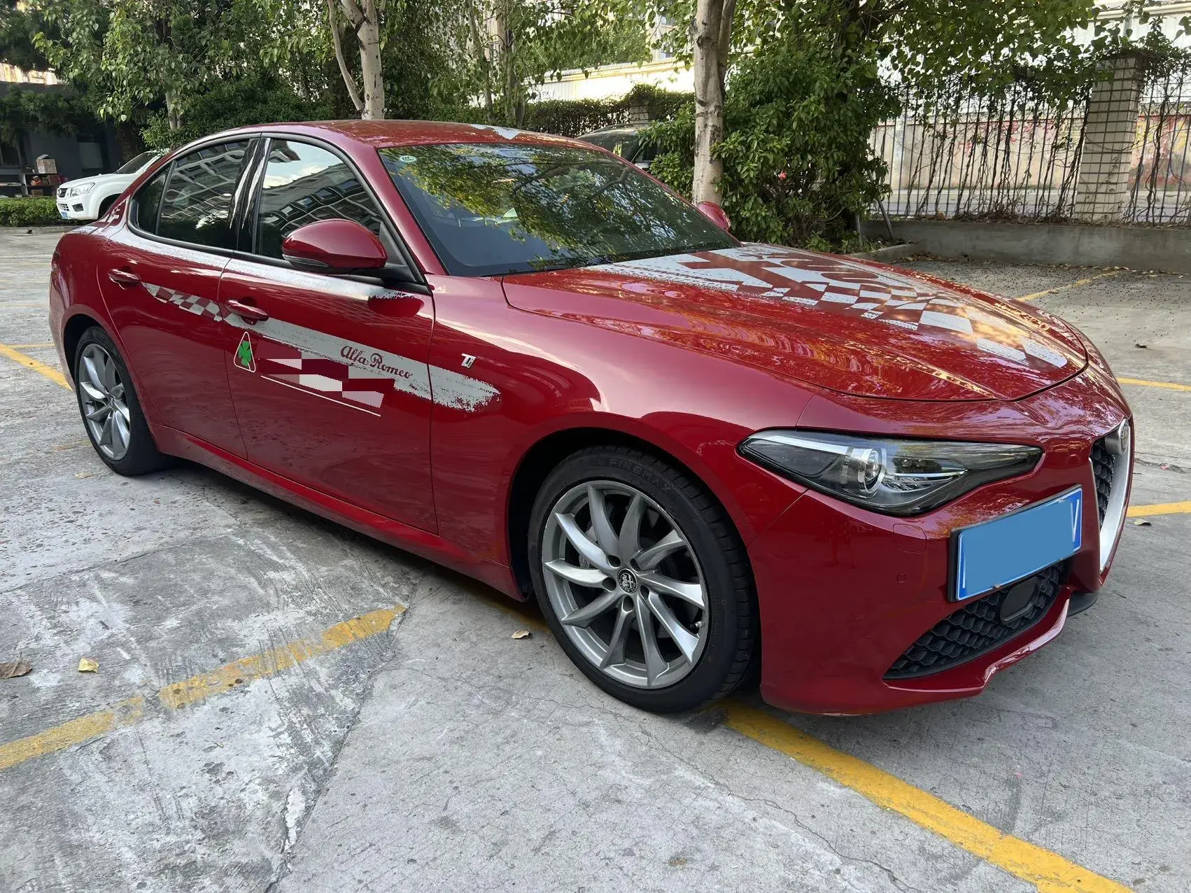 2021 ALFA ROMEO thumbnail 2