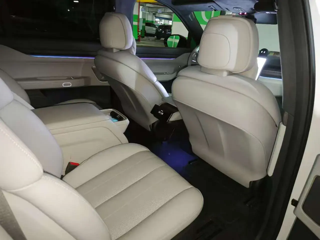 2023 NIO ES8 thumbnail 4