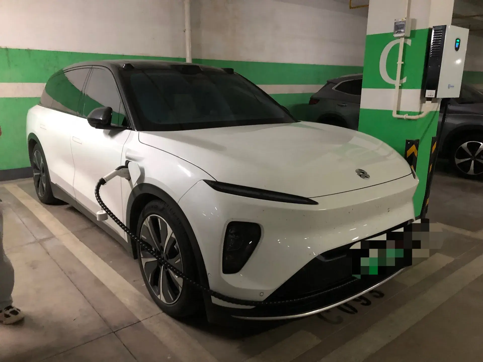 2023 NIO ES8 thumbnail 2