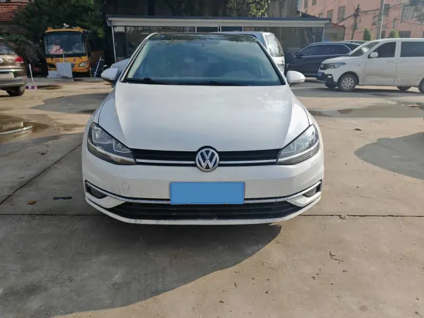 2018 VOLKSWAGEN GOLF thumbnail 3