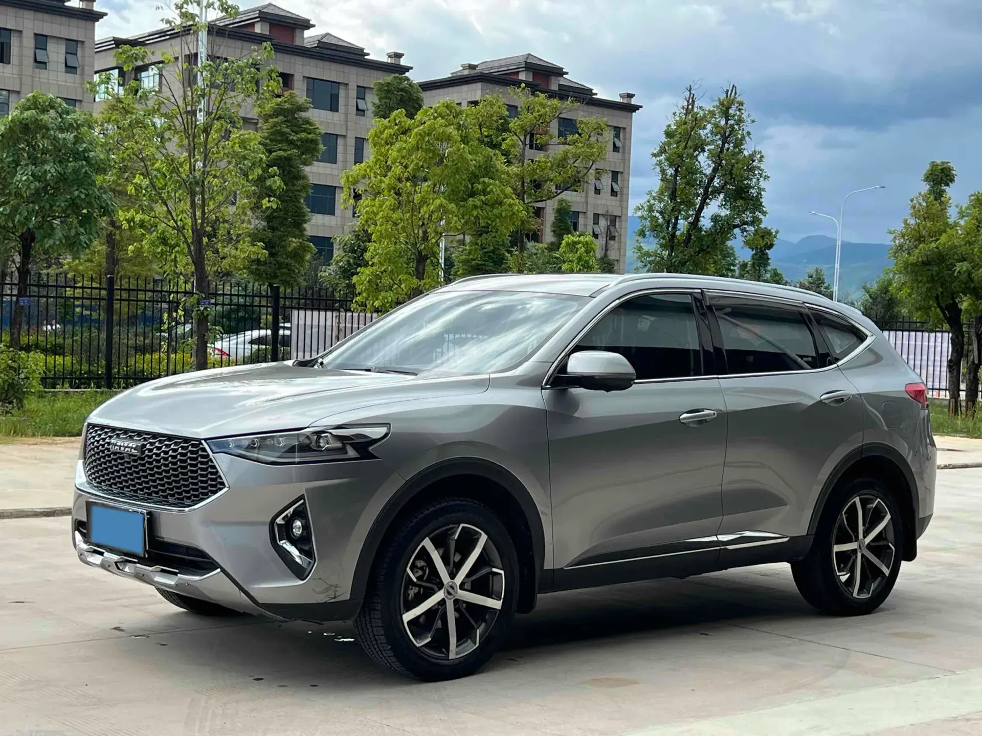 2019 HAVAL F7 view 1
