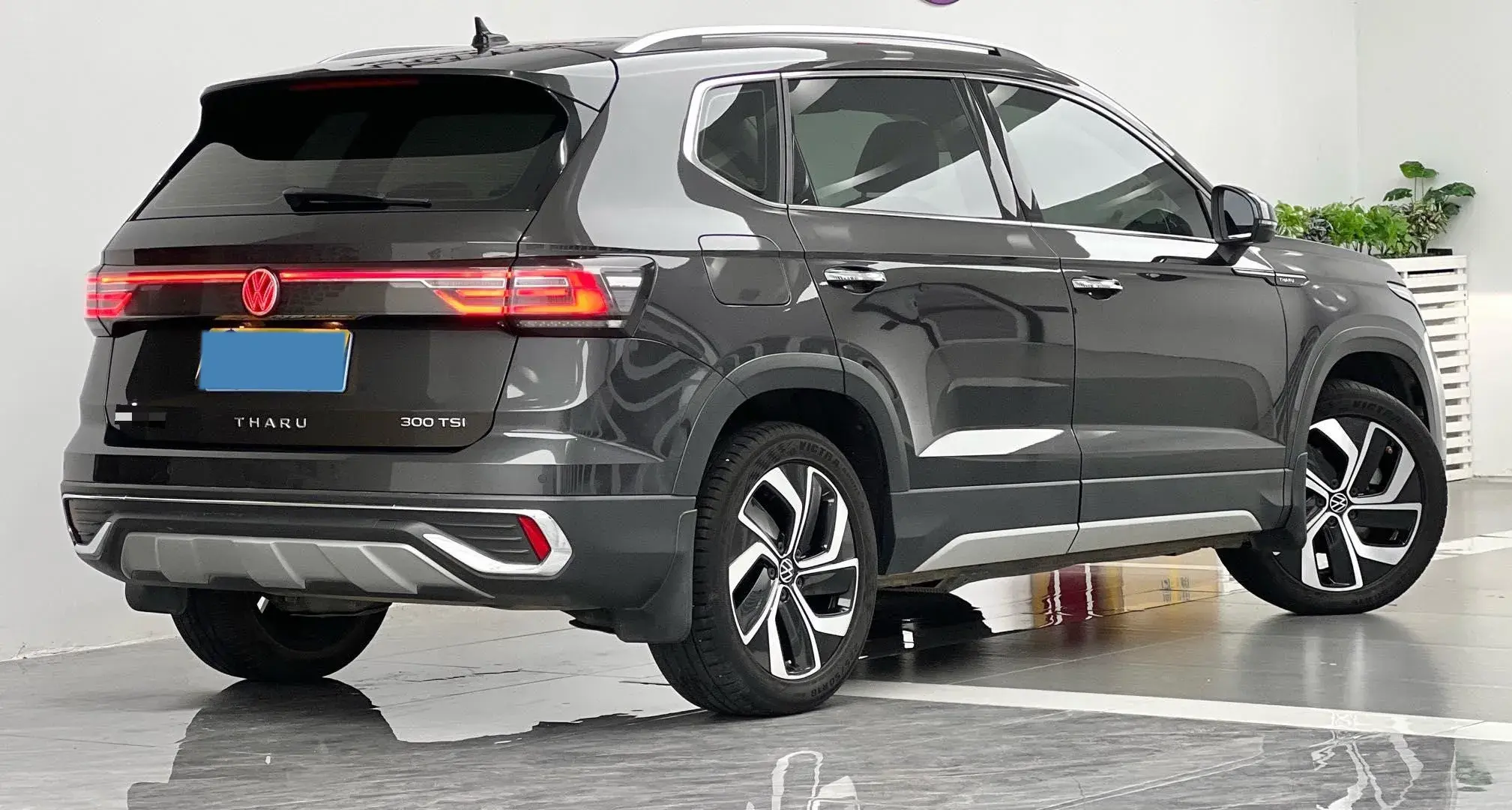 2023 VOLKSWAGEN THARU thumbnail 3