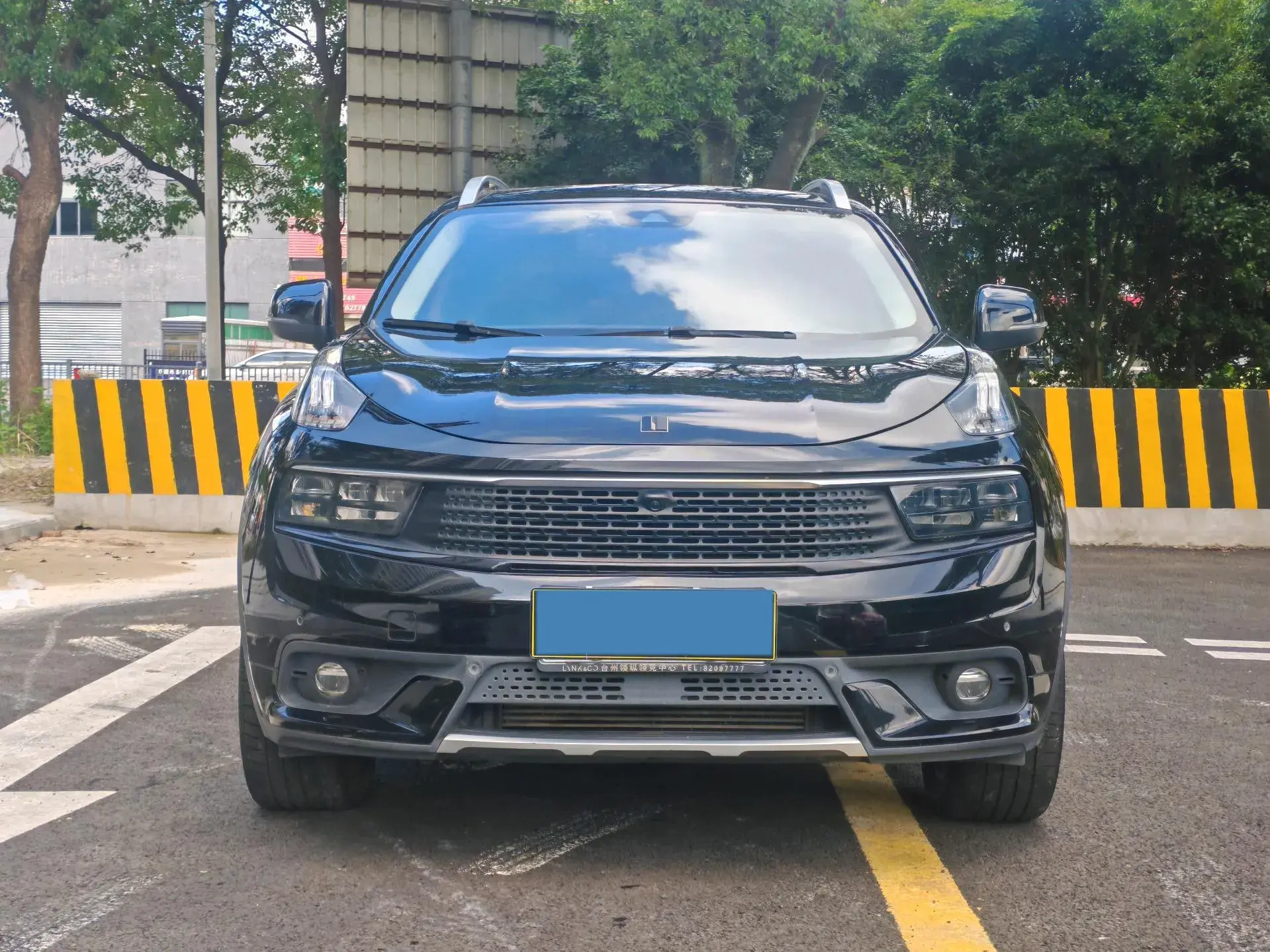 2017 LYNK&CO 01 thumbnail 3