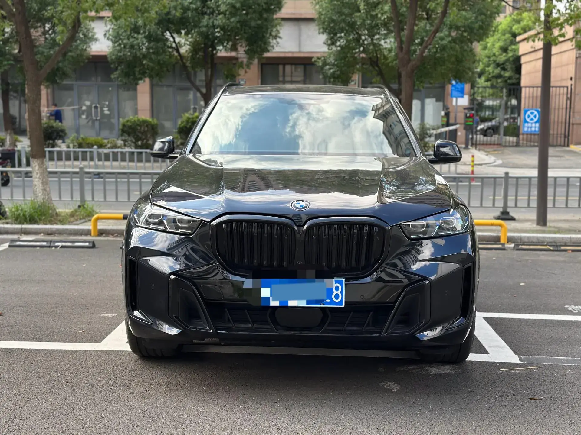 2023 BMW X5 thumbnail 2