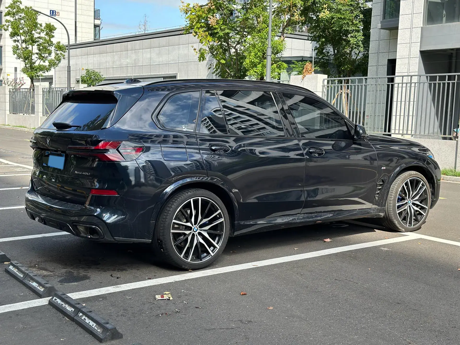 2023 BMW X5 thumbnail 4