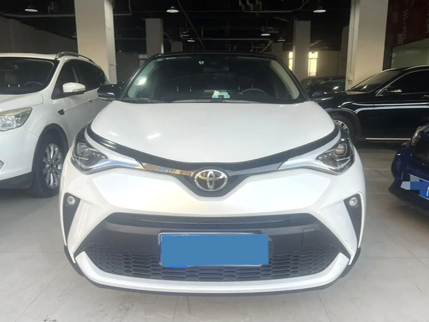 2021 TOYOTA C-HR thumbnail 2