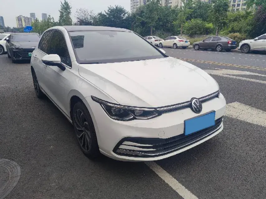 2021 VOLKSWAGEN GOLF thumbnail 3