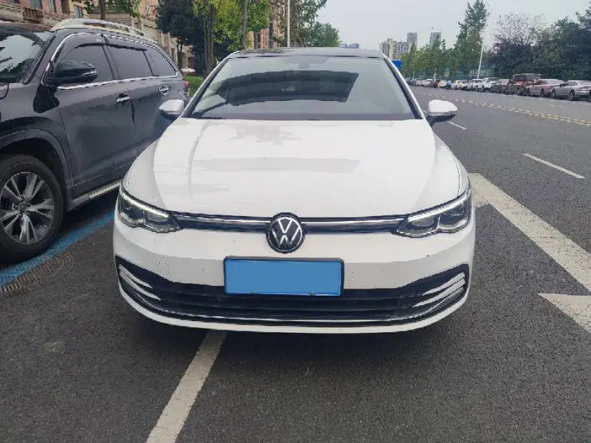 2021 VOLKSWAGEN GOLF thumbnail 2