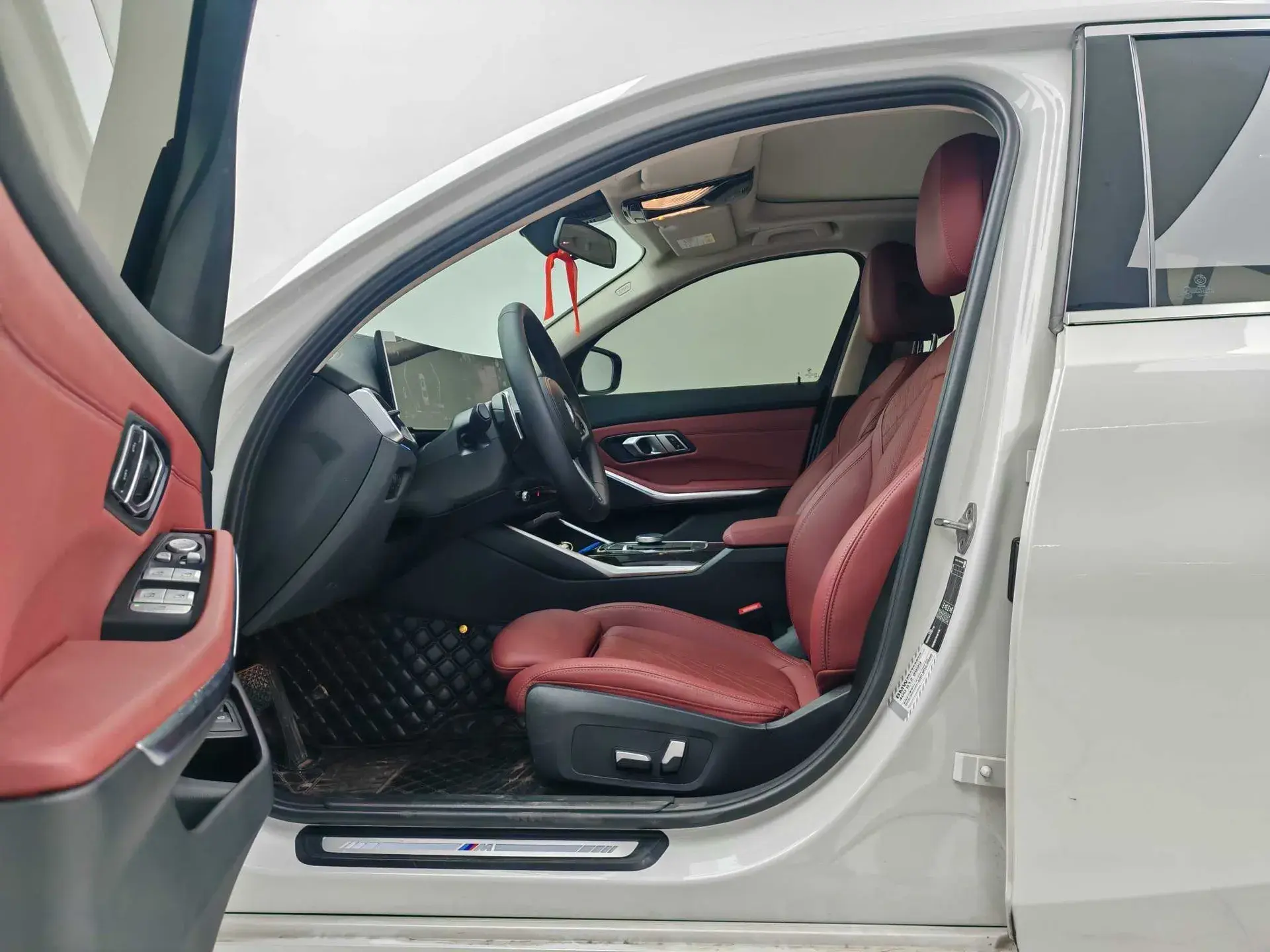 2023 BMW 3 thumbnail 4